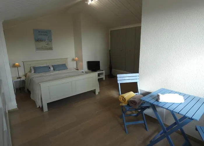 Bel Rénové Avec Vue Sur Pour 6 Personnes à - Fr-1-540-224 Apartamento *