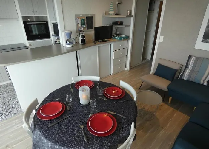 Bel Rénové Avec Vue Sur Pour 6 Personnes à - Fr-1-540-224 *